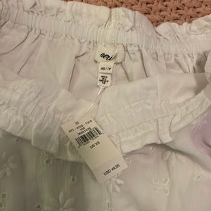 New with tags Aerie skirt. Great Easter outfit. Never worn smoke free